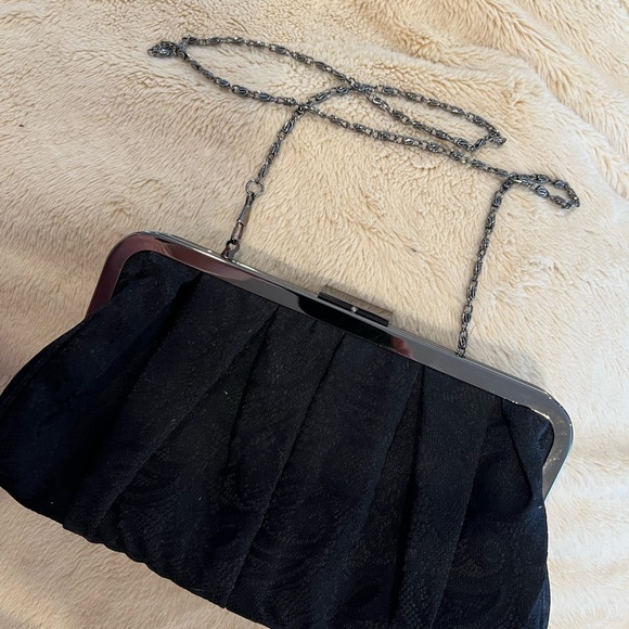 Black lace clutch - Picture 3 of 4